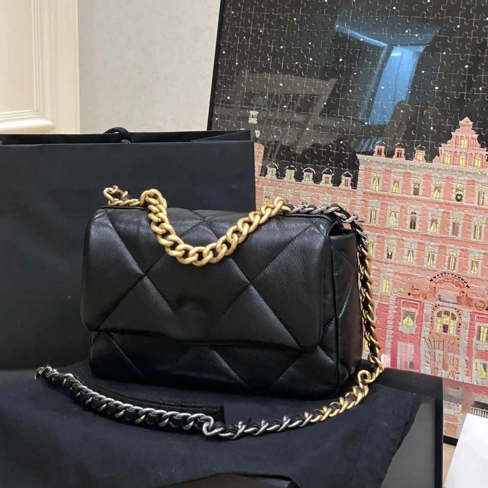 Designer 19 Bag Women Lambskin Classic Flap Chain Shoulder Bag Small Crossbody Messenger Handbag Luxury Bags