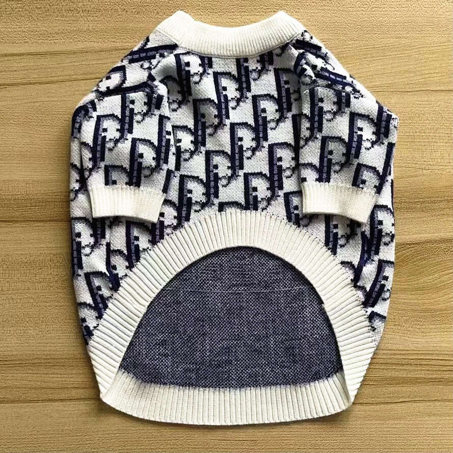 2026 Autumn Winter Fashion Brand Pet Round Neck Warm Knitted Thickened Sweater For Small Medium Dogs Cats Teddy Pomeranian French Bulldog Ragdoll Clot