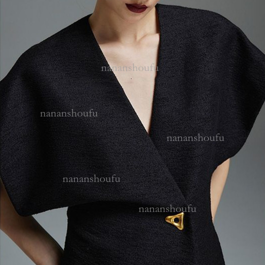 2026 New Asymmetrical Designer Jacket Vest French Fashion Trend Shirt Luxury Essential Temperament Elegant Women's Clothing Workplace Simple Soli