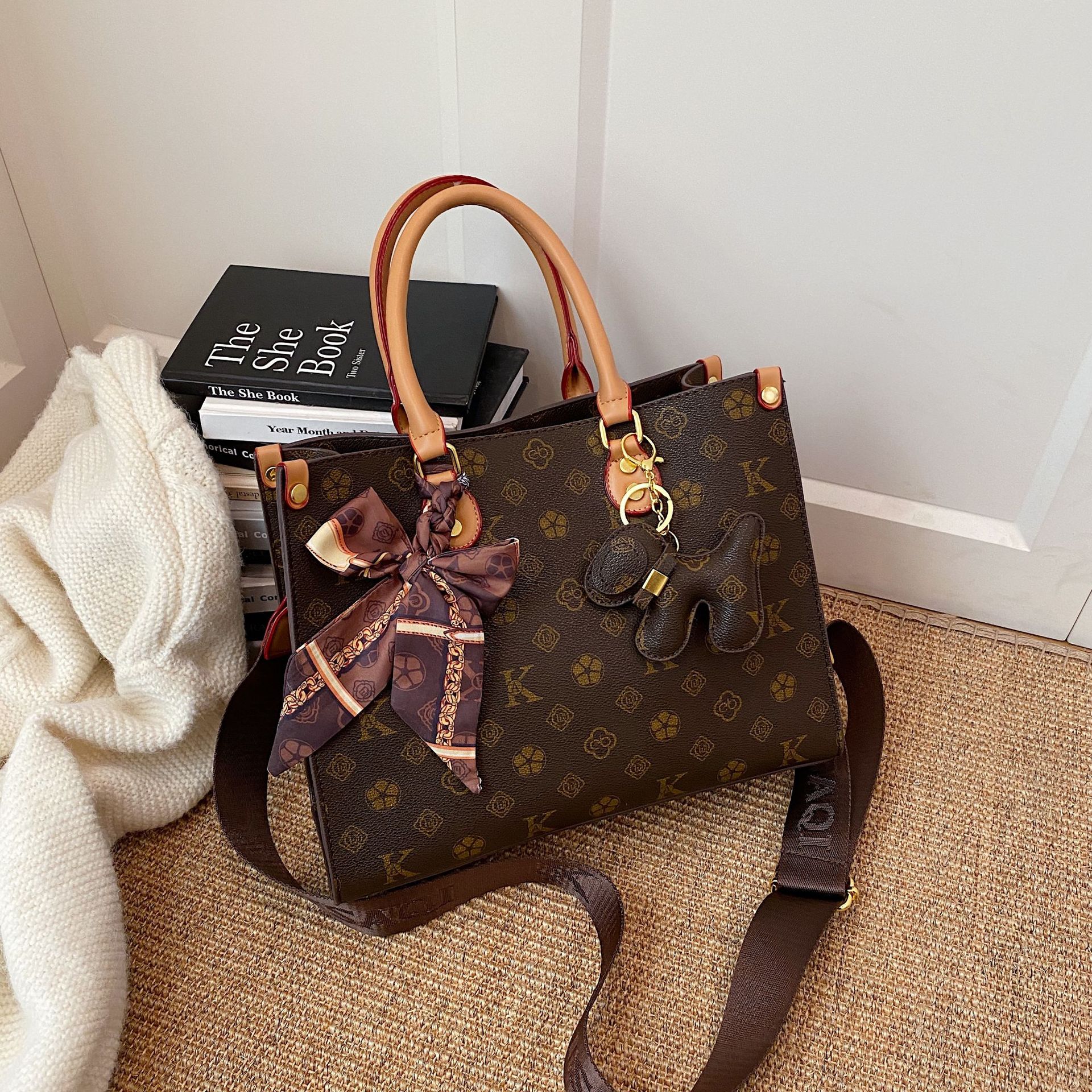 Free shipping Designer bag Plaid tote bag women bag shoulder bag crossbody bag versatile large capacity handbag Cozy