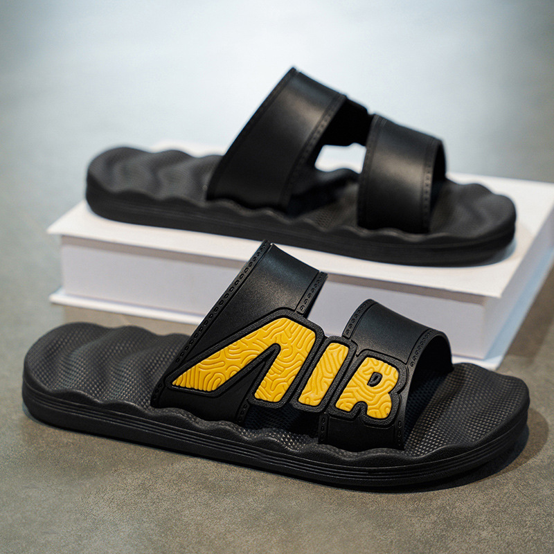 new Free delivery Slippers Breathable men's slippers with soft sole lightweight and suitable for home leisure