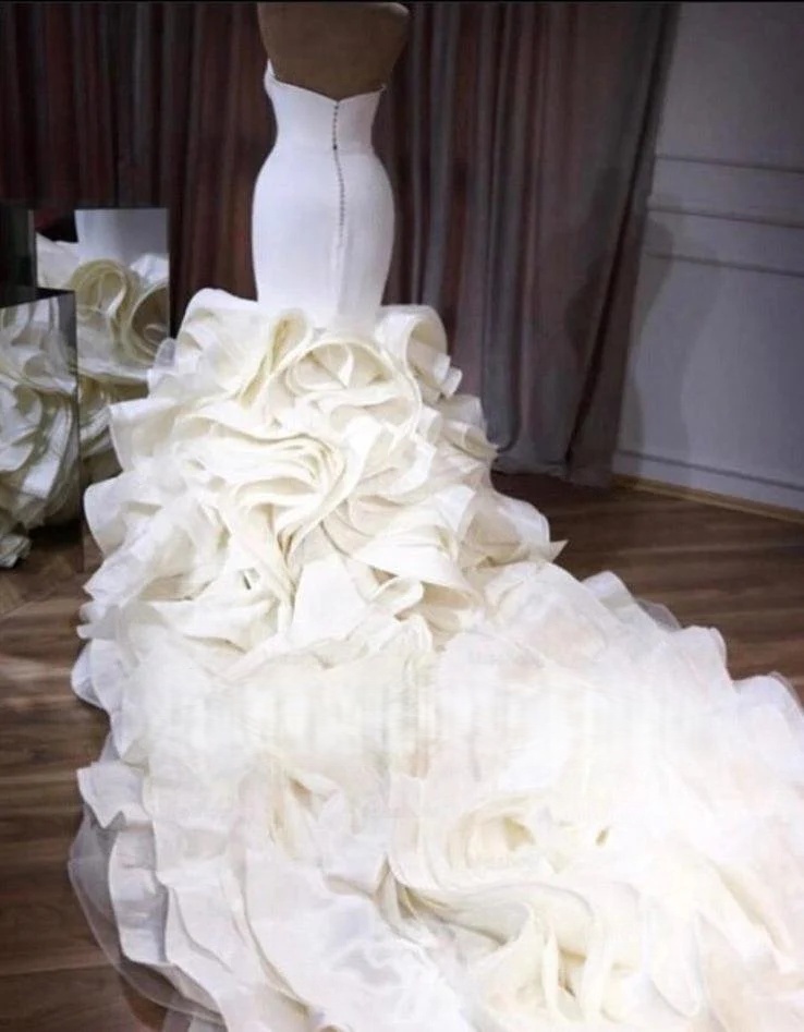 Elegant Stylish 2026 Ivory Mermaid Wedding Dress Sweetheart Ruffles Tiers Satin Organza Stunning Bridal Gowns Dresses ZJ2388