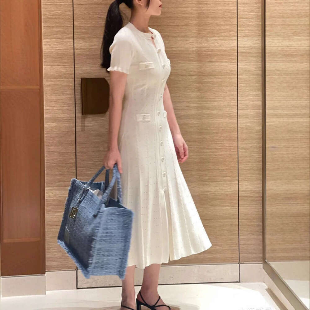 2026 Gentle and D19 Fragrant Style Spring and Autumn Light Luxury Knitted Coat A19 with Lotus Leaf Edge First Love Hollow Long Skirt