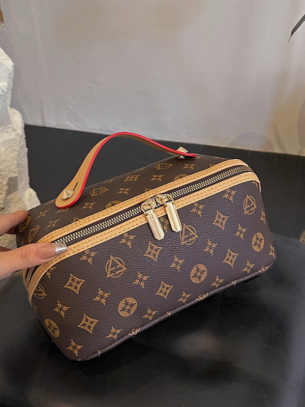 2026 New Embossed Design Large Capacity Makeup Bag Portable Travel Handheld Washroom Storage Bag Khaki Dark Brown Free Shipping