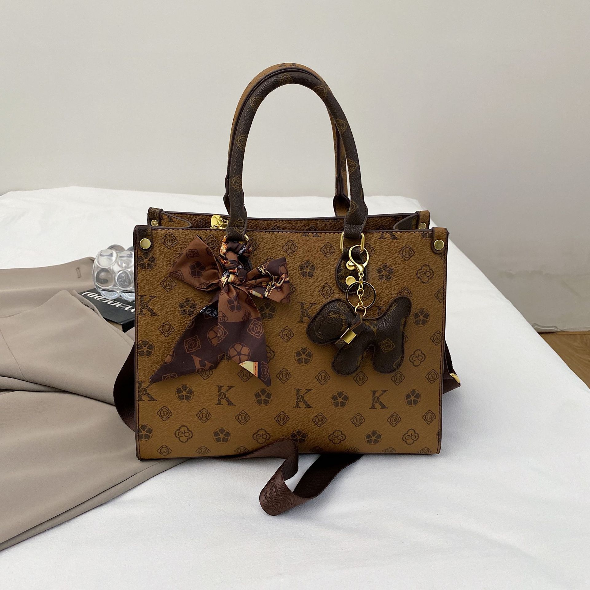 Free shipping Designer bag Plaid tote bag women bag shoulder bag crossbody bag versatile large capacity handbag Cozy