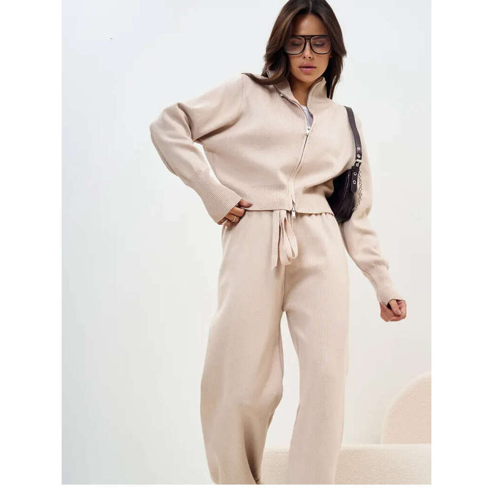 European Style Knitted Sports Suit For Women Spring Autumn New Fashionable Design Youthful And Trendy Casual Two Piece Set MAKOUFEI