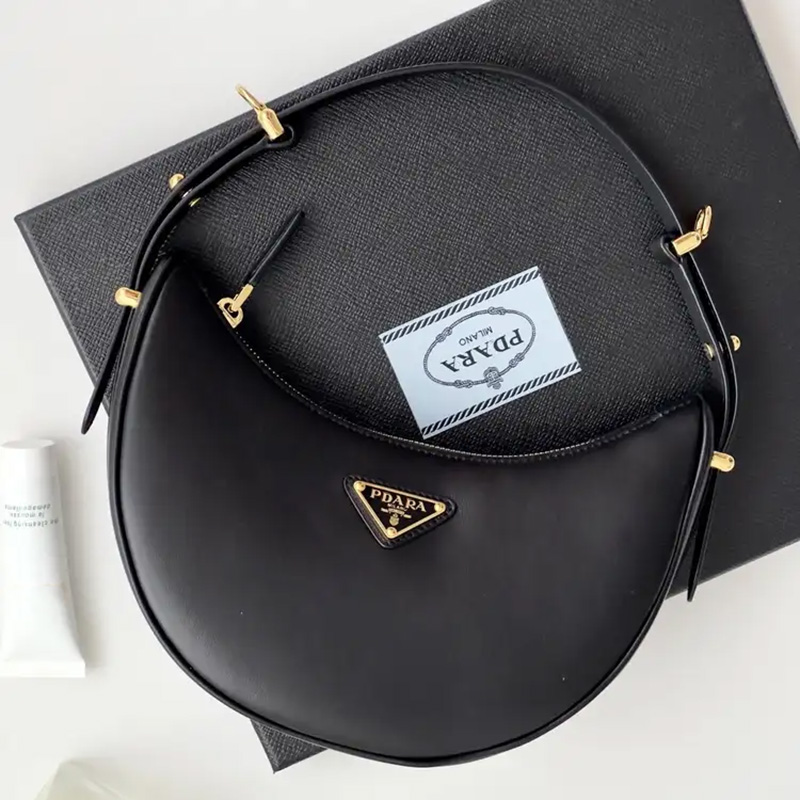 Designer bag Luxury bag Crescent bag Arqwe Fashion armpit bag Classic handbag Black crossbody bag Three in one cowhide shoulder bag Classic black Dumpling bag purse