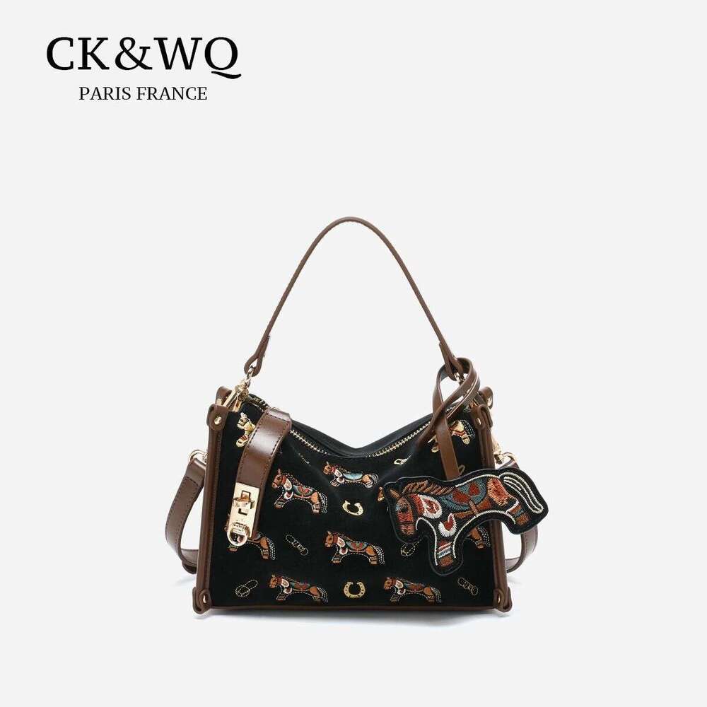 Luxury Shoulder Bags Totes Hobo CK WQ Spring Summer New Fashion Versatile Exquisite Embroidered Box Crossbody Bag G Black SENYY