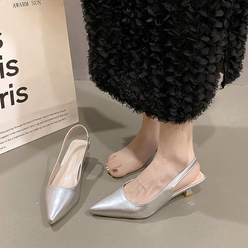 Spring/Summer Womens Kitten Toe Sandals Fashion Rear Buckle Shining Silver Womens Casual Midsole Shoes 241113