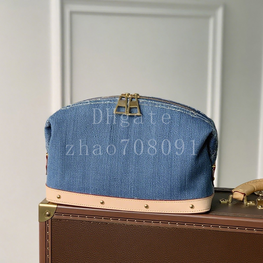 Genuine Leather Cosmetic Pouch bag GM size 27cm Designer Wash Bag Luxury Shell Bag With Box LX02C1