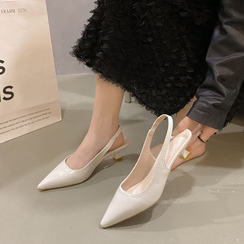 Spring/Summer Womens Kitten Toe Sandals Fashion Rear Buckle Shining Silver Womens Casual Midsole Shoes 241113