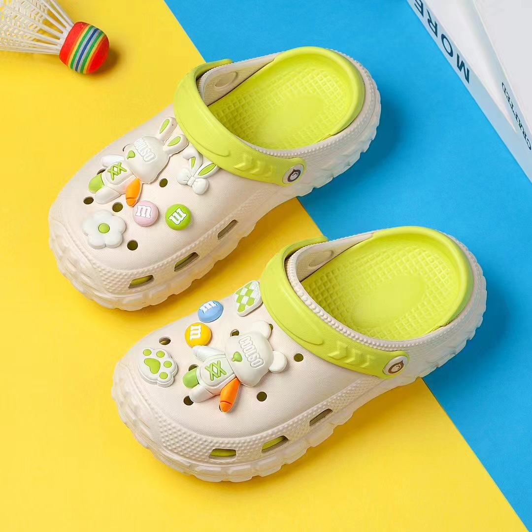 Kids Cartoon Clogs Sandals Boys Girls Cute Bear Charms Non-slip Beach Slippers Summer Breathable EVA Garden Shoes Free shipping