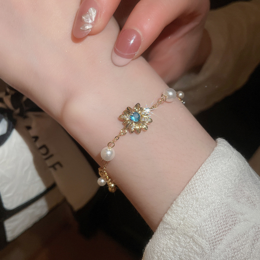 18K real gold plated daisy pearl bracelet, light luxury and high-end feel, versatile accessory for commuting - view 6