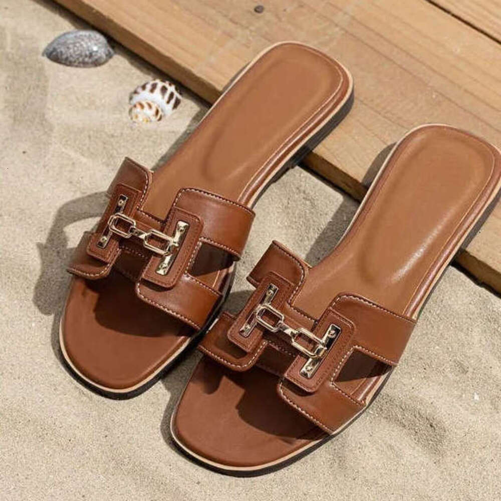Slippers Korean Style Summer New Fashion Versatile Flat For Women Outdoor Luxury Designer Sandals Casual Vacation Beach Slippers