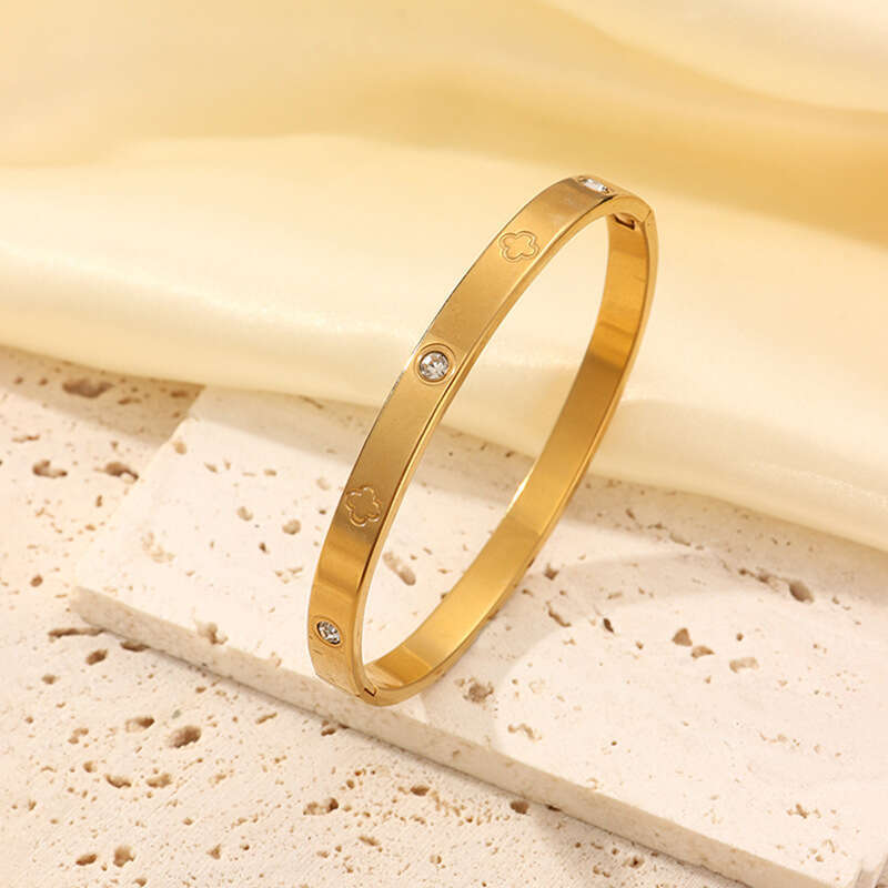 European and American cross border fashion gold-plated four-leaf clover diamond embellished open bracelet for women light luxury versatile stackable s