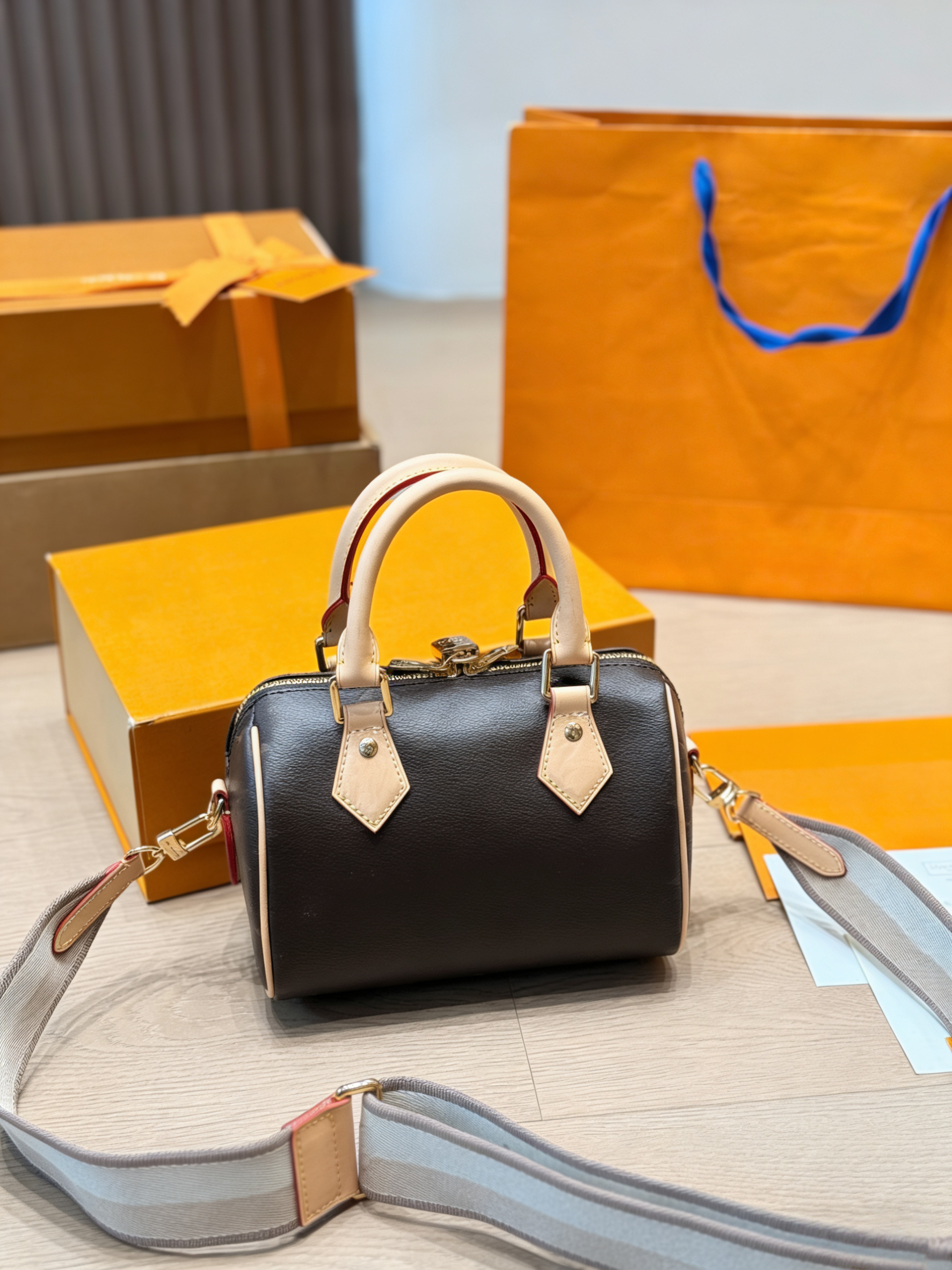 Designer Bag Women's Nano Mini Designer Bag Women's Crossbody Bag Luxury Leather Classic Pocket Luxury Handbag with Box