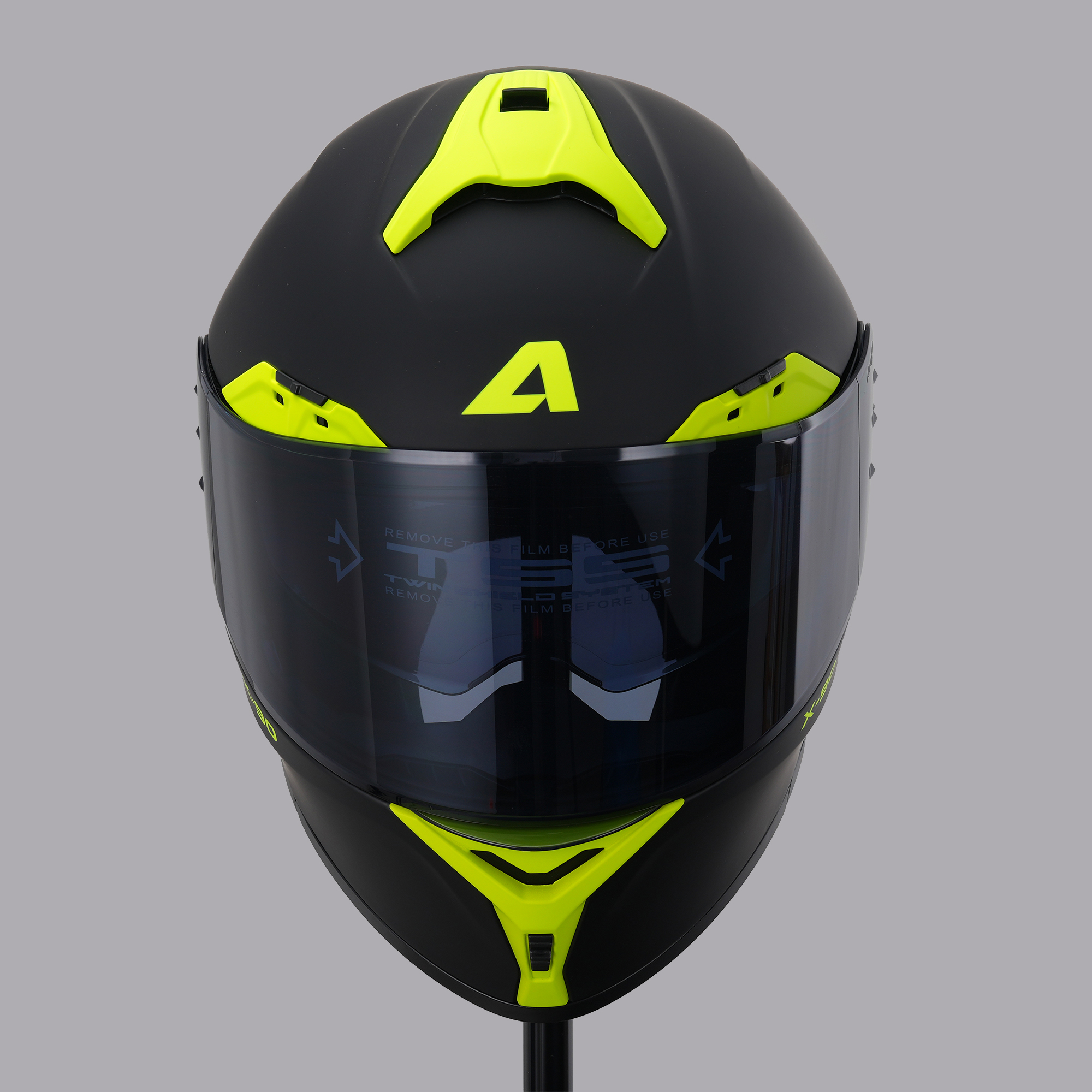 Motorcycle flip-up helmet with DOT certification. multiple ventilation holes. breathable and comfortable hot-sale products