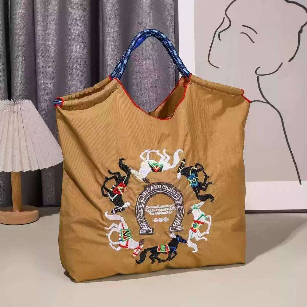 Luxury Shoulder Bags Totes Hobo New Japanese Style Fashion All Match Colorful Floral Horse Embroidery Letter Pattern Simple Casual Shoulder Bag For Wo