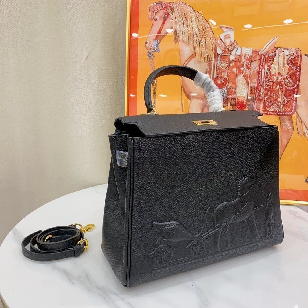 100% Genuine Leather Totes Carriage Embossed High Quality Shoulder Bag Purses And Handbags Gold Buckle Designer 28cm Clutch 2026 New Office Lady Work Sling Bag 3584