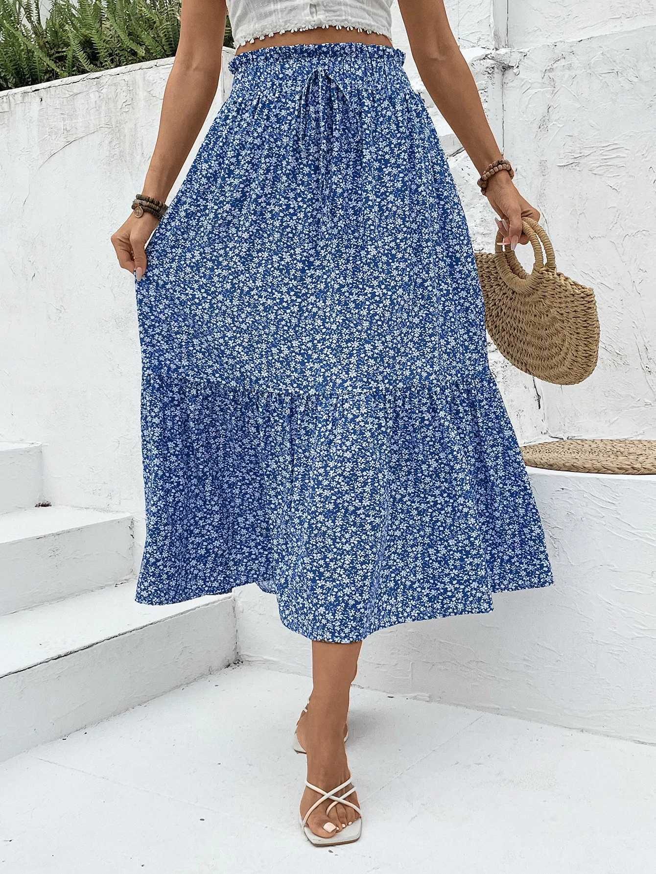 Womens Floral Midi Skirt High Waisted a Line Half Skirt with Elastic Waistband Flowy and Elegant for Vacation Wear M260316