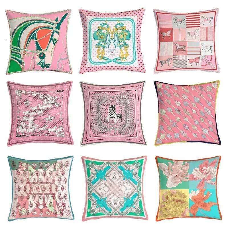 2025 New Luxury Pink Series Horse Velvet Cushion Soft Cover Pillowcase Home Decorative Pillows Sofa Throw Pillow Case 26H0316