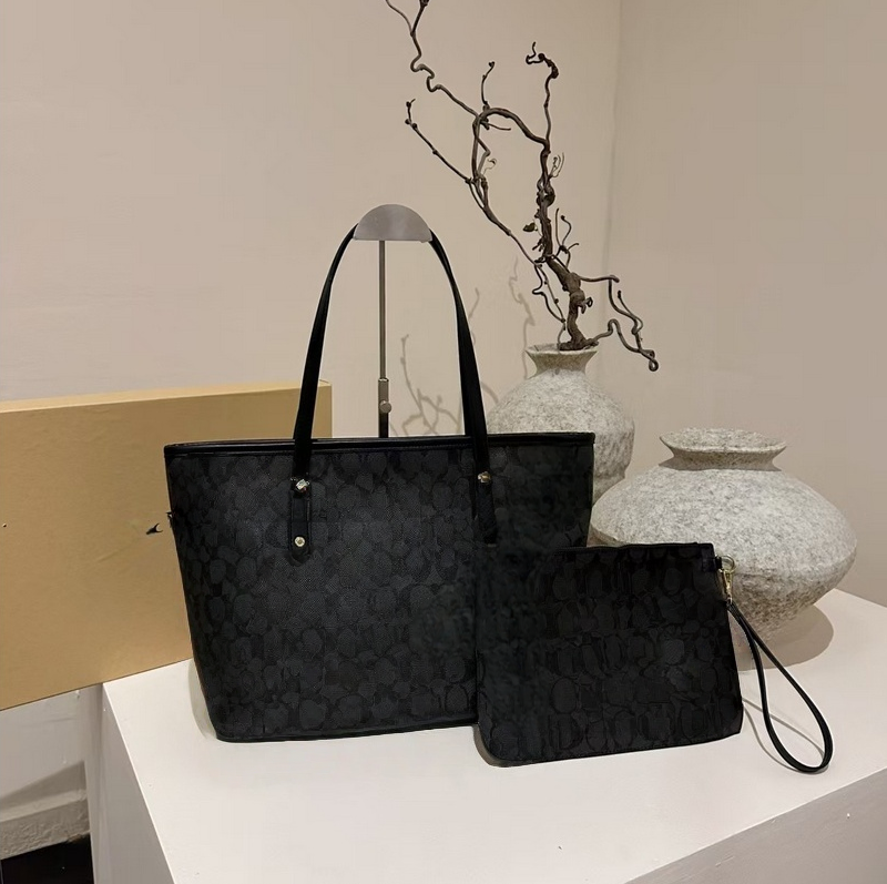 Wholesale Ladies Fashion Bag Shoulder Bag Underarm Bag Designer Simple Bag Mini Handbag Underarm Bag Classic Peplum Purse Wallet Alphabet Bag f2