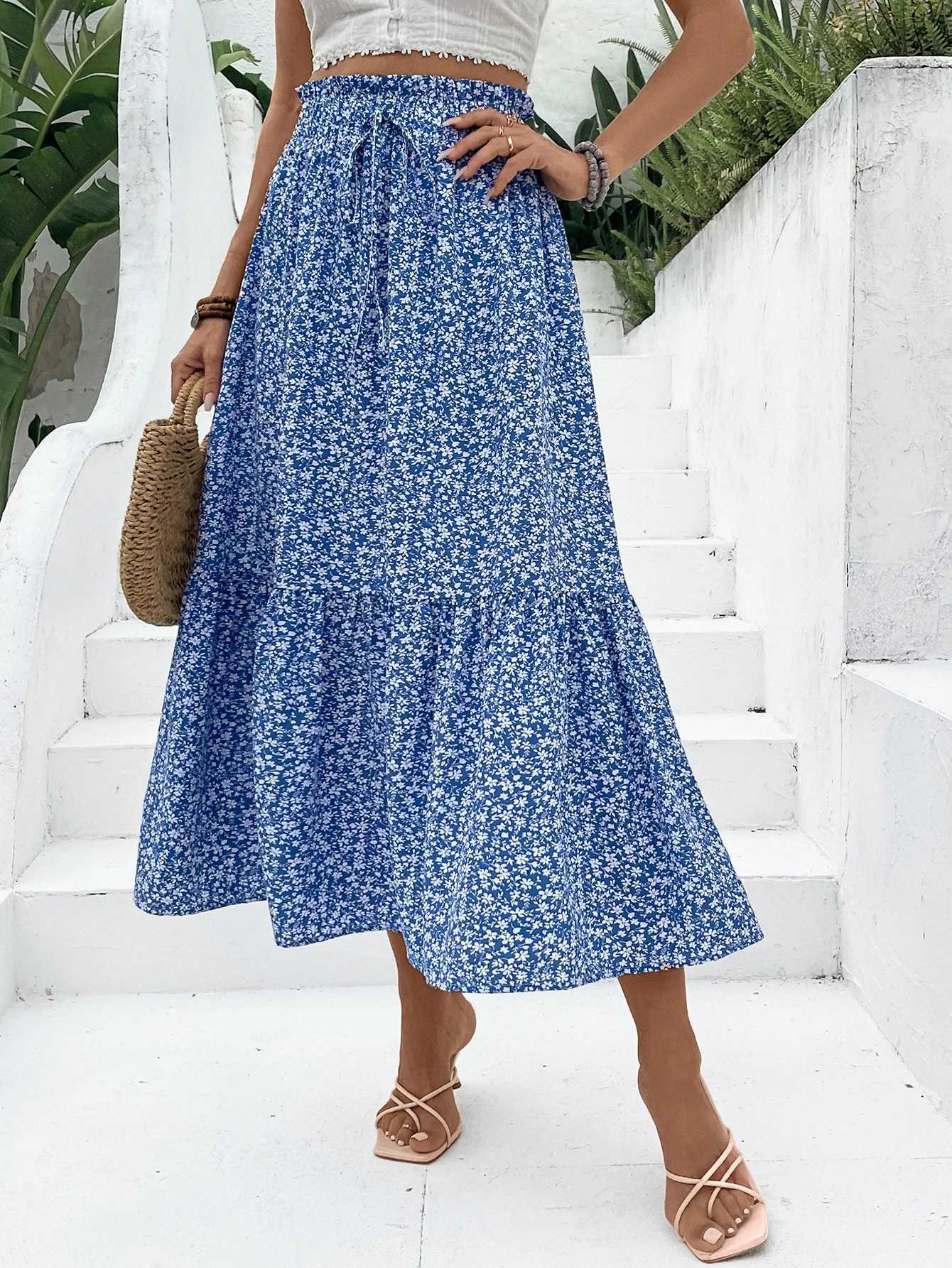 Womens Floral Midi Skirt High Waisted a Line Half Skirt with Elastic Waistband Flowy and Elegant for Vacation Wear M260316
