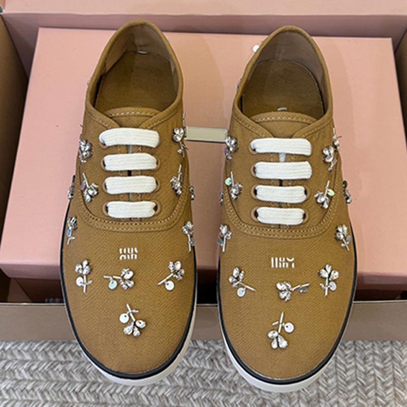 Women Malt Beige Embroidered Drill Sneakers Designer Women Casual Shoes Crystal Flower Decorative Upper Breathable Fabric lining Rubber Sole Fashion Sports Shoes