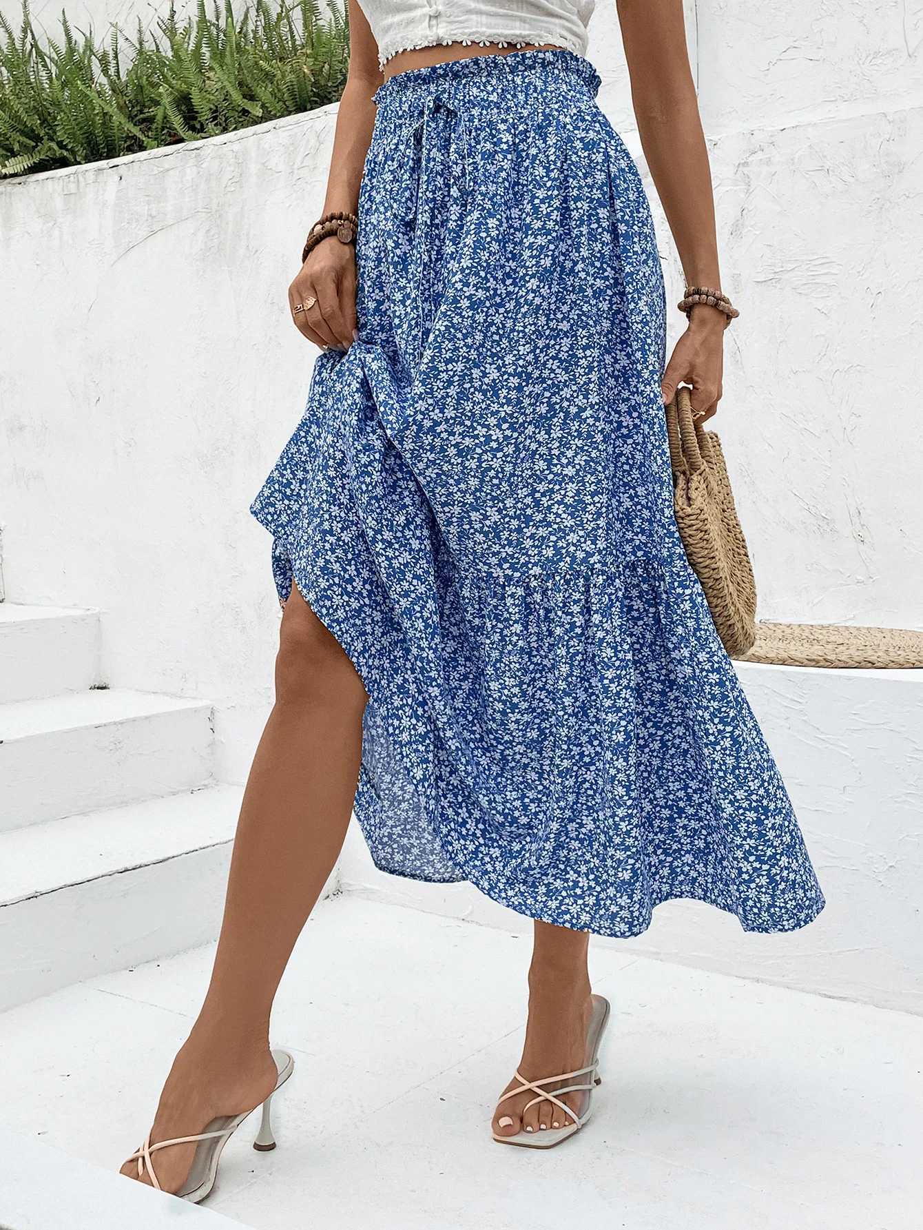 Womens Floral Midi Skirt High Waisted a Line Half Skirt with Elastic Waistband Flowy and Elegant for Vacation Wear M260316