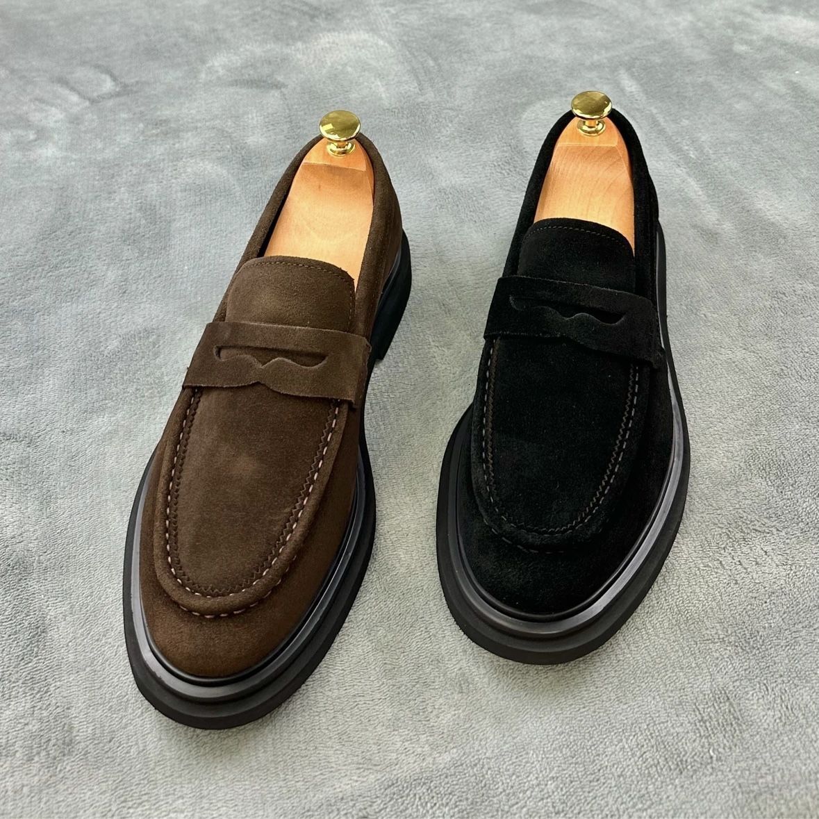 2026 Luxury European Style Business Fashion Casual Leather Shoes New Trendy Men's Slip-on Wear-resistant Casual British Style Suede Leather Shoes