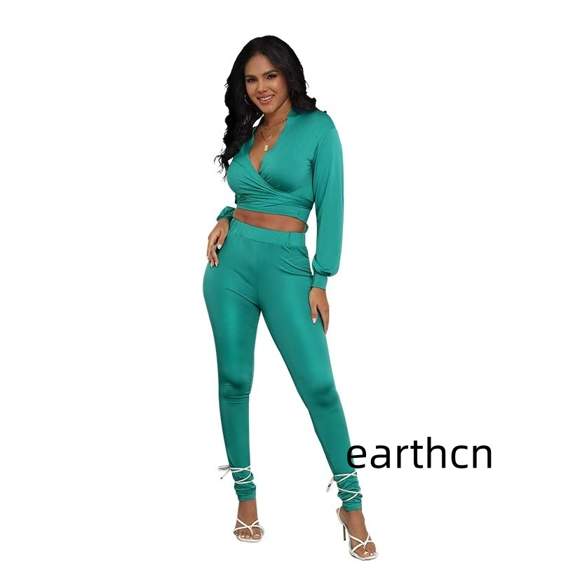 Casual Two-Piece Ensemble: Fashionable Bandaged Cropped Sweatshirt Matching Trousers