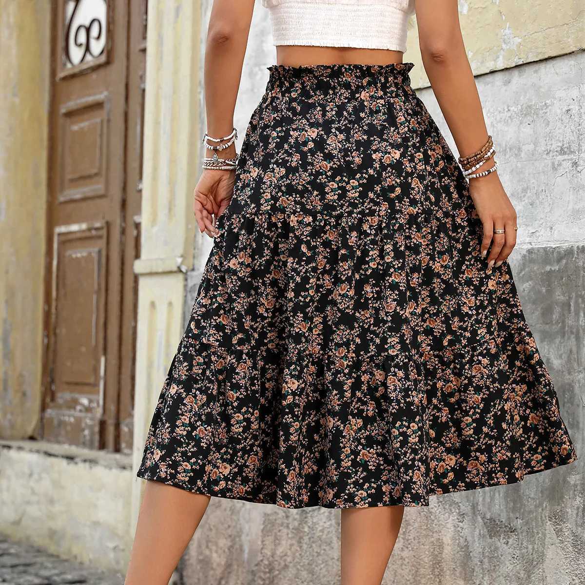 Floral Print A-Line Midi Skirt for Women Elastic Waist Ruffled Tiered Flared Bohemian Daily Wear Skirt M260316