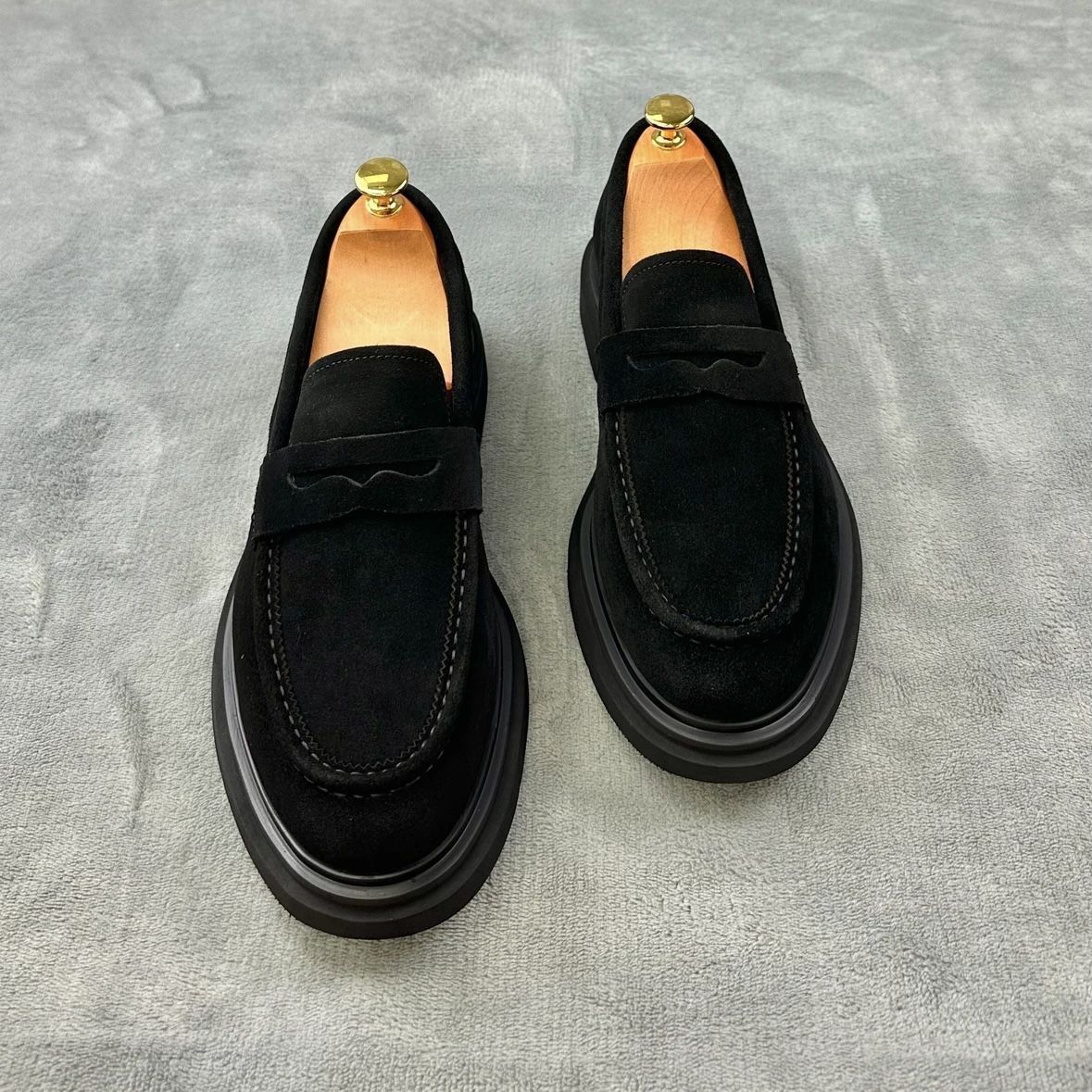 2026 Luxury European Style Business Fashion Casual Leather Shoes New Trendy Men's Slip-on Wear-resistant Casual British Style Suede Leather Shoes