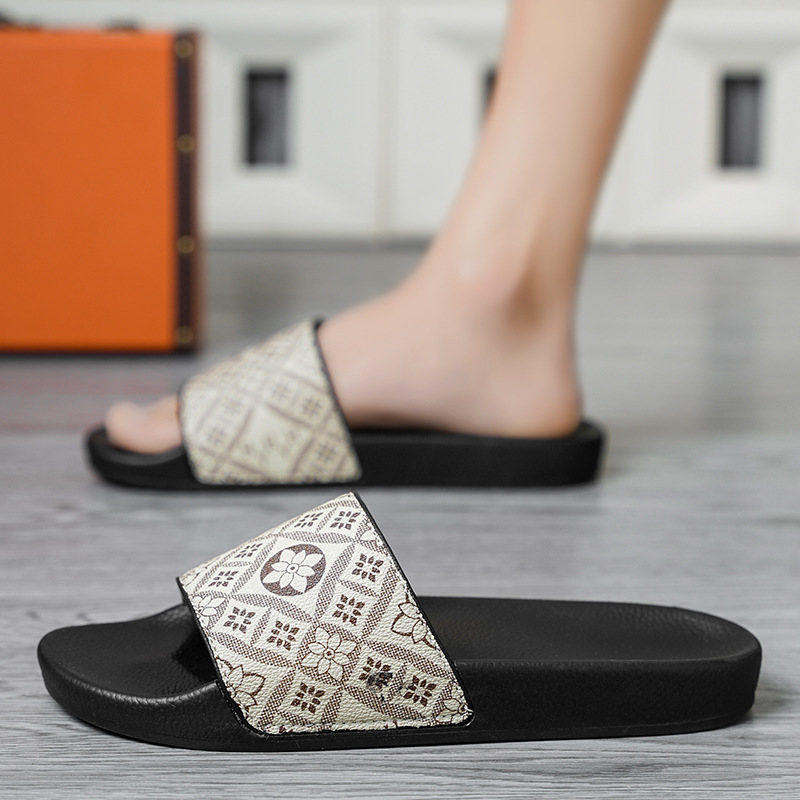 New design slippers 2026 European Style Men's Flip Flops , Premium Summer Beach Slides, Lightweight Outdoor Slippers Free Shipping