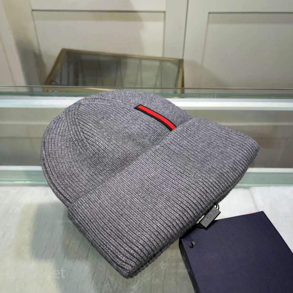 Vertical Red Stripe Black Knit Beanie Designer Beanie Warm Soft Stretchy Beanies for Men Women Travel