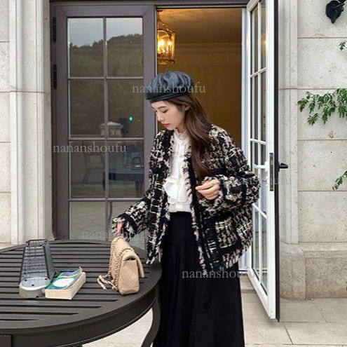 2026 Heavy Industry Black Gold Wool Designer Jacket French Luxury Small Fragrance Women's Woven Tassel Loose Jacket Spring And Autumn Essential C