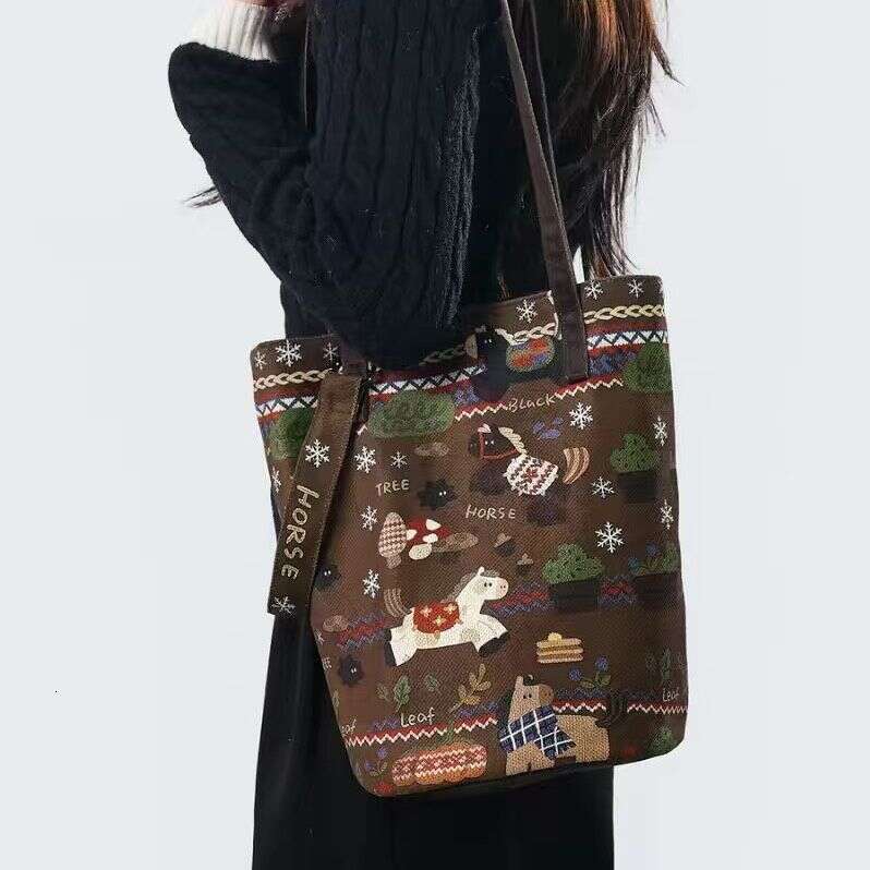 Luxury Shoulder Bags Totes Hobo New Fashion Printed Commute Chic Bucket Bag Year Of The Horse Souvenir Large Capacity Crossbody Bag For Women Winter S