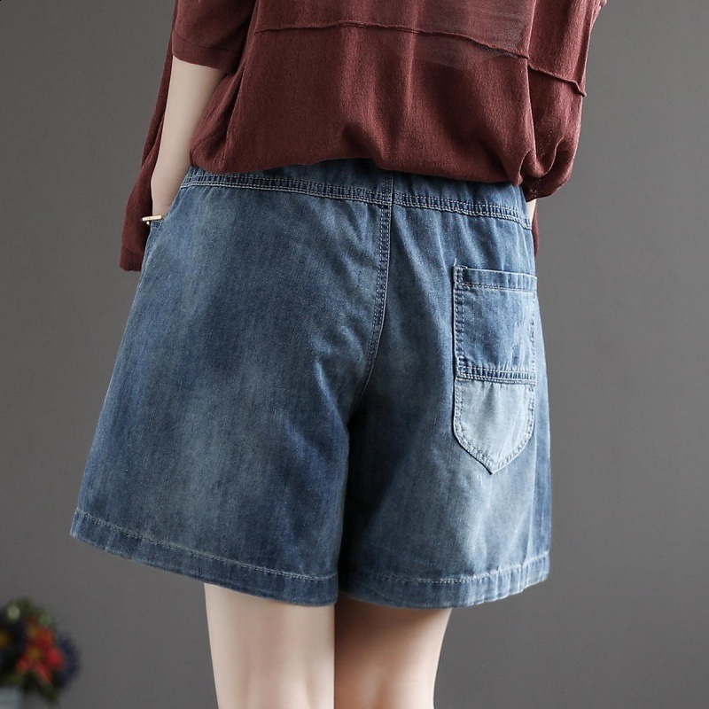 Koreanstyle washed denim shorts for women artistic embroidery ripped loose fit versatile wideleg Aline pants for women 210714