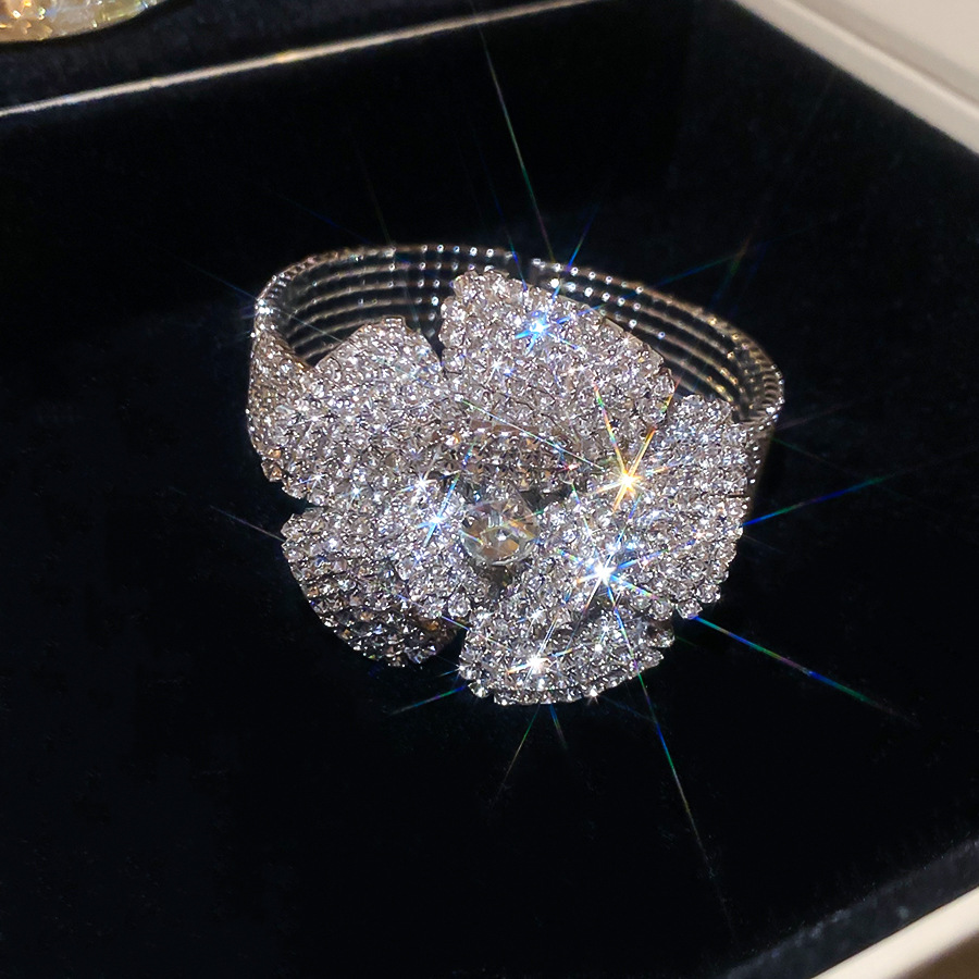 European and American cross-border geometric flower square glossy bracelet niche design sense bracelet light luxury high-end sense jewelry wholesale - view 5