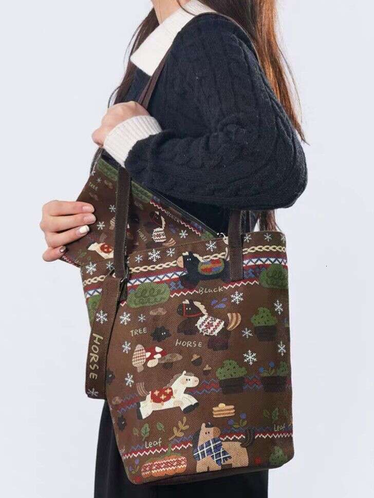 Luxury Shoulder Bags Totes Hobo New Fashion Printed Commute Chic Bucket Bag Year Of The Horse Souvenir Large Capacity Crossbody Bag For Women Winter S