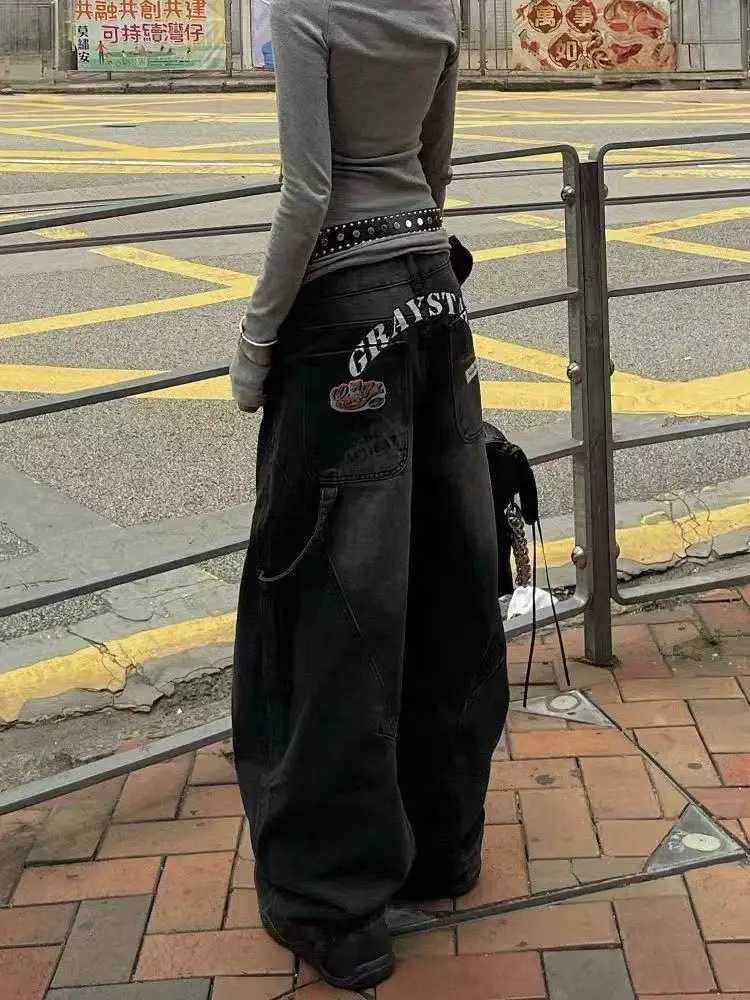 Womens High Waist Wide Leg Black Denim Jeans Vintage Washed Pocket Letter Patch Detail Y2K Streetwear Loose Cargo TrousersT260317