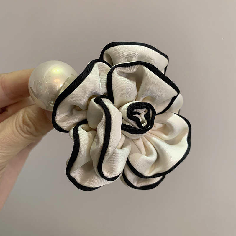 Free Shipping Designer Womens Luxury Hair Clips Fashion French Elegant Fabric Flower High end Curled Camellia Pearl Spring Clip Women Daily Outfit Hai