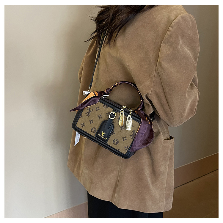 2025 new stylish small square box bag personalized daily commuting crossbody bag cross bag for women