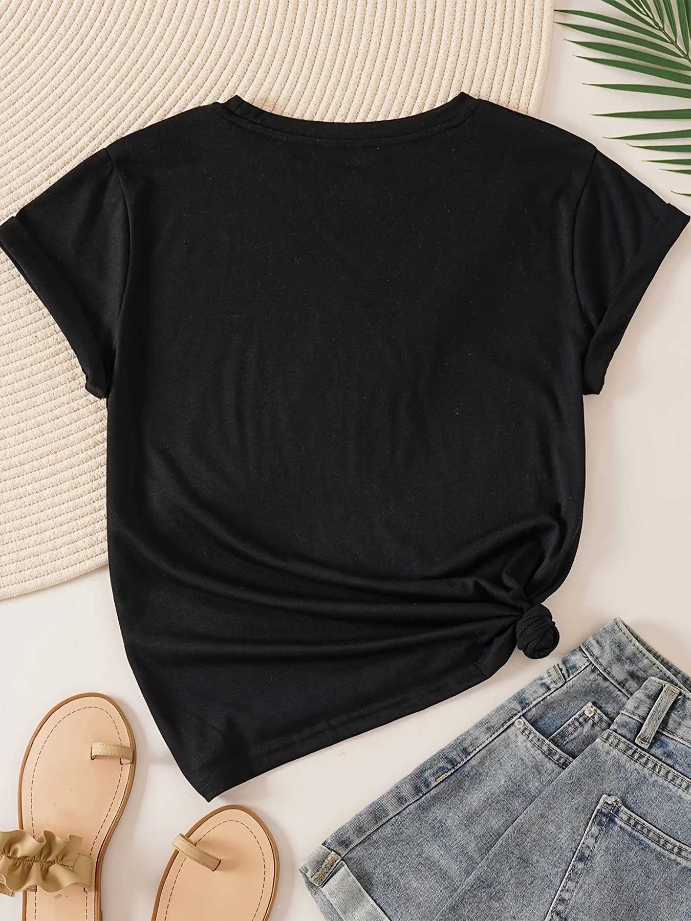 Daisy Floral Womens Tee - Boho Botanical Graphic Casual Summer Top M260317