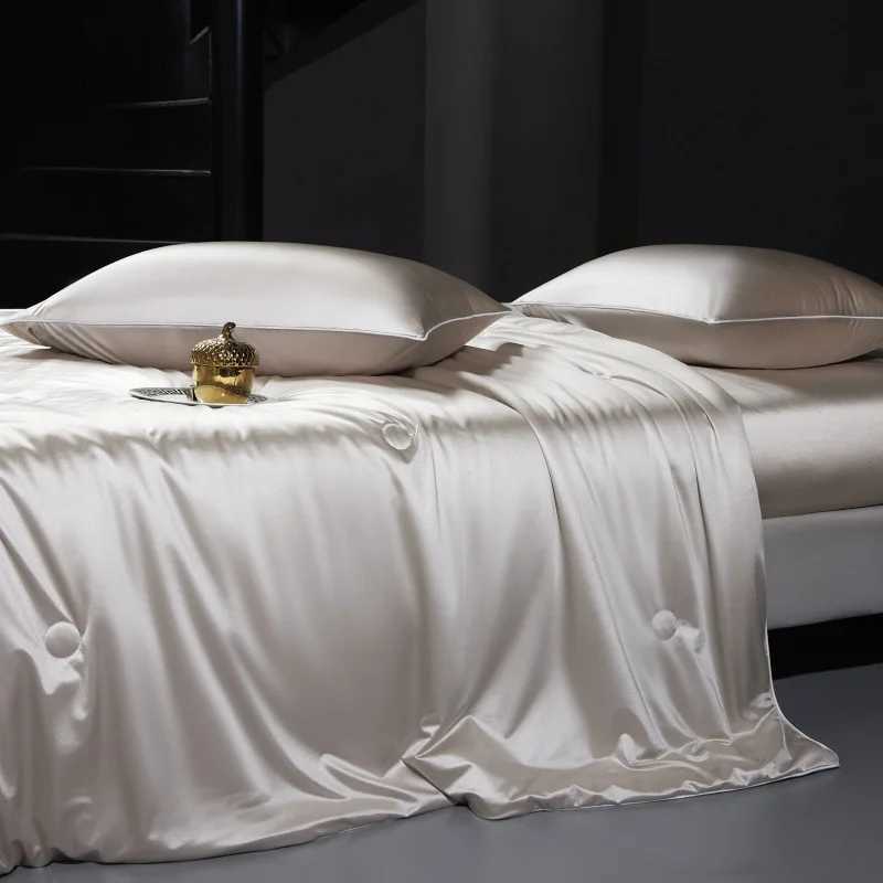 New light luxury cool feeling ice silk summer cool quilt four-piece machine washable air conditioner quilt washed silk quilt D260317