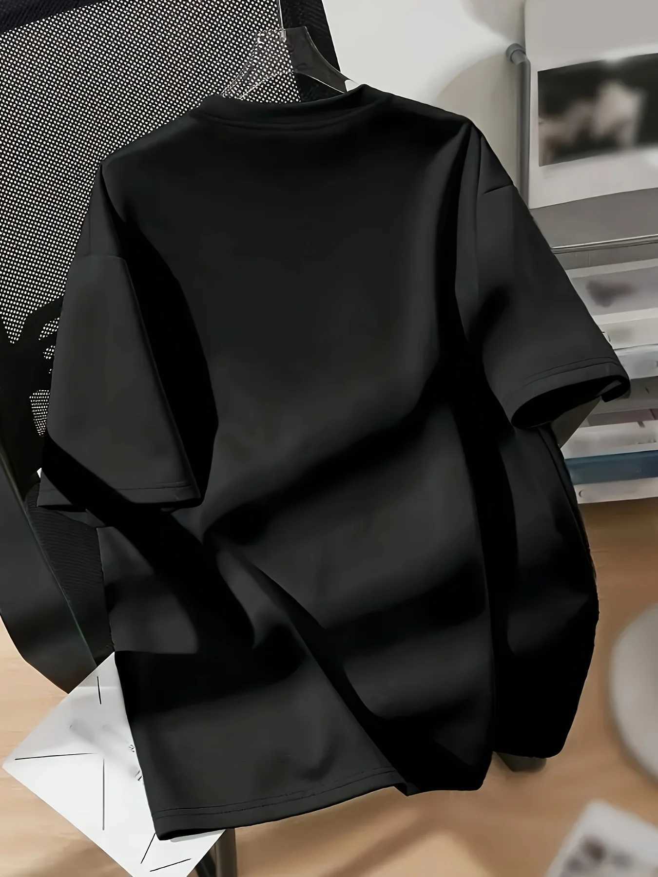 Men New Summer Casual Loose T-shirt 100 Cotton Material Soft Comfortable Fabric Trendy and Fashionable Suitable for Daily Wear M260317