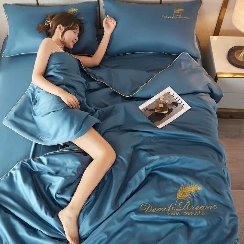 Ice Silk Air Conditioned Summer Quilt Waable Polyester Fiber Four Piece Set Thin Summer Covers Whole Set hine Waable D260317