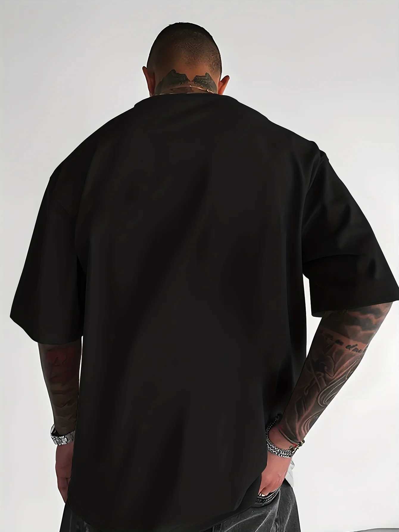 Men Summer Letter-print T-shirt with Round Neckline Street Style Suitable for Summer Casual Wear Trendy an Versatile Looks Great M260317