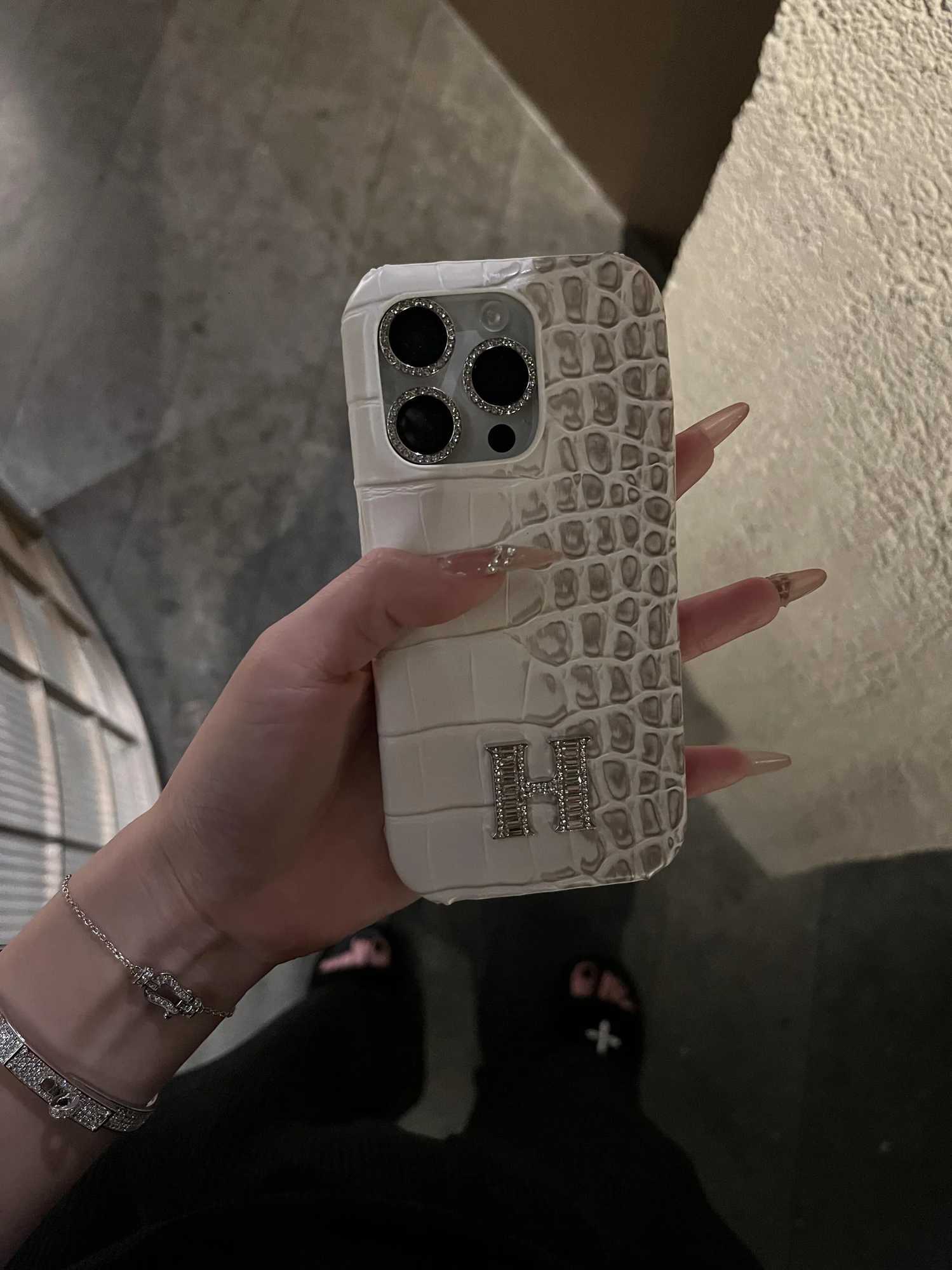 Light luxury crocodile leather rhinestone 16prax phone case iphone15 new iphone15pro advanced sense C260314