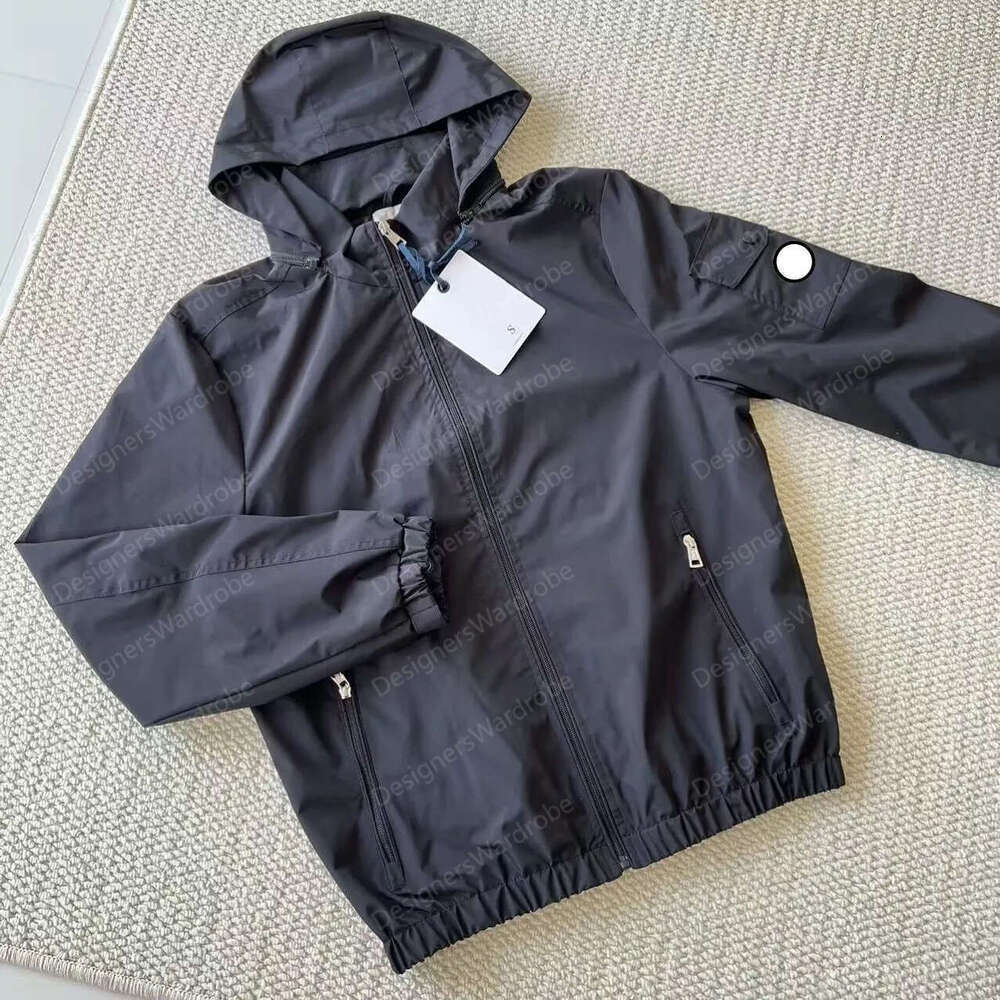 Designer Mens Jackets Windbreaker Clothes Woman Fashion Sun Protection Jacket Summer Casual Outerwear Raincoat Coat Man Classic Long Sleeve Tops Have Full top
